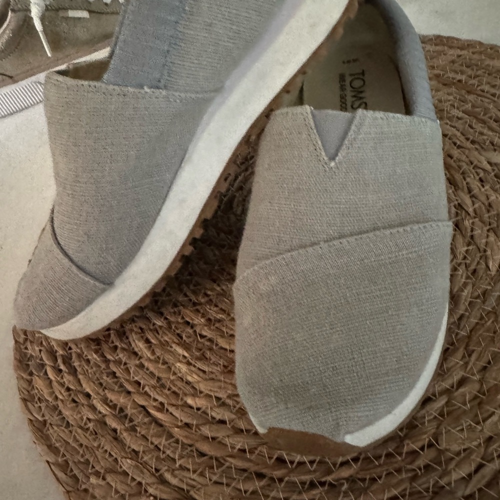 TOMS women’s slip-on sneaker